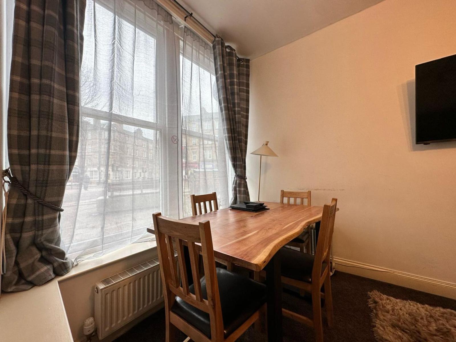 City Lights Apartment Единбург Екстер'єр фото